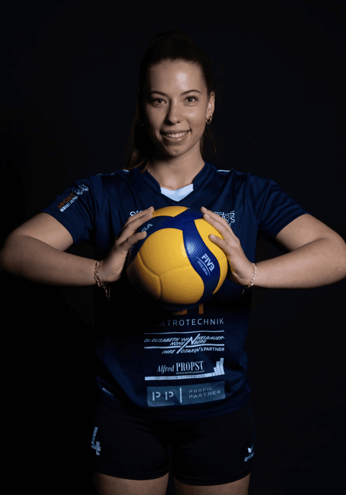 Nina Hirczy
